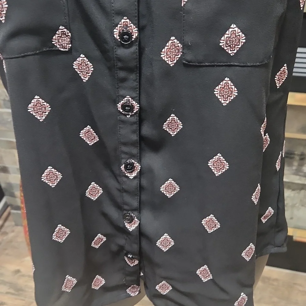 EXPRESS Sleeveless button-down top - Picture 4 of 10